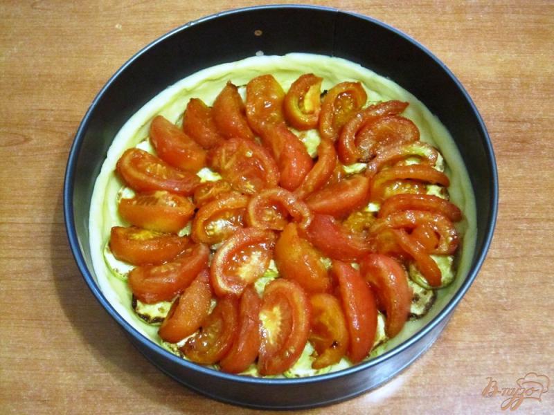 Фото приготовление рецепта: Пирог с помидорами и кабачками шаг №9