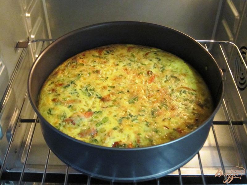 Фото приготовление рецепта: Пирог с помидорами и кабачками шаг №11