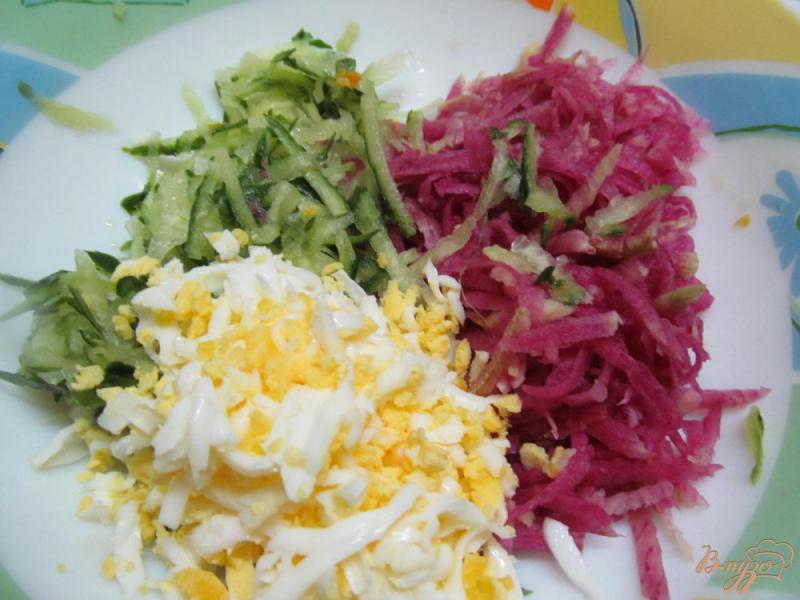 Фото приготовление рецепта: Салат из огурца и редьки шаг №1