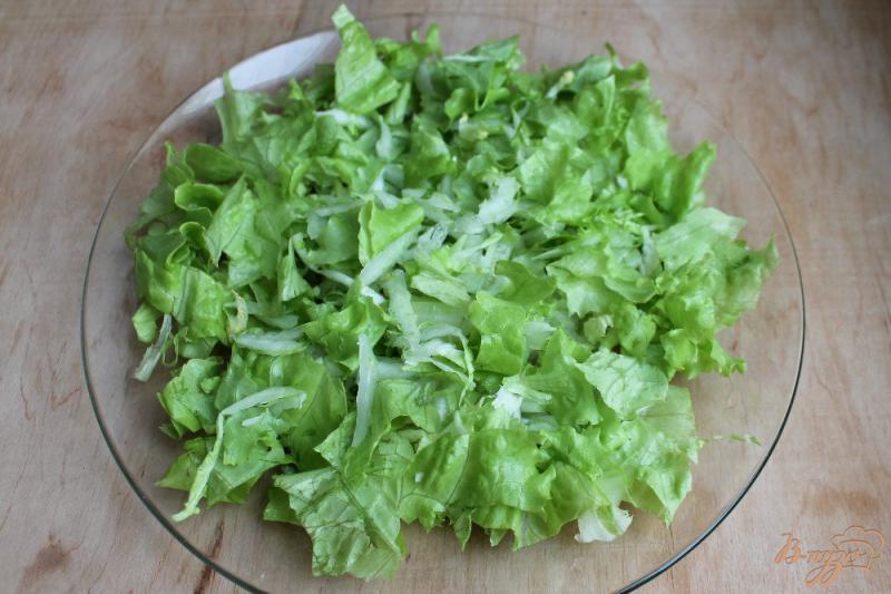 Фото приготовление рецепта: Зеленый салат с утиной грудкой и болгарским перцем шаг №2