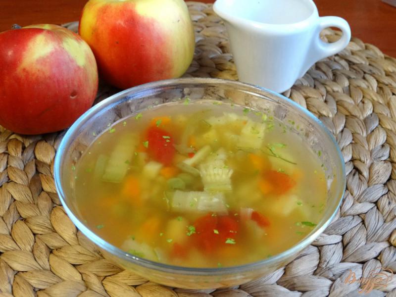 Фото приготовление рецепта: Суп с кабачком и зеленым горошком шаг №8