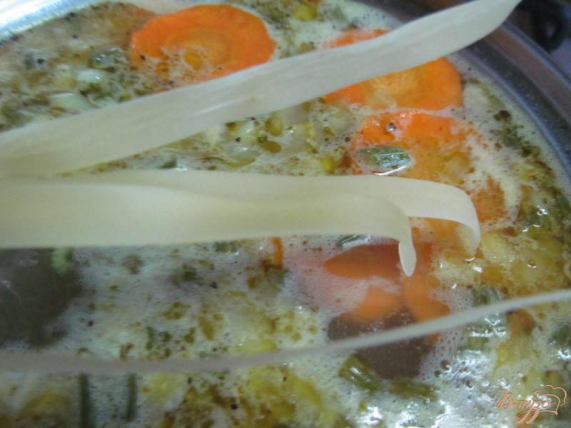 Фото приготовление рецепта: Легкий суп на бульоне из индейки шаг №7