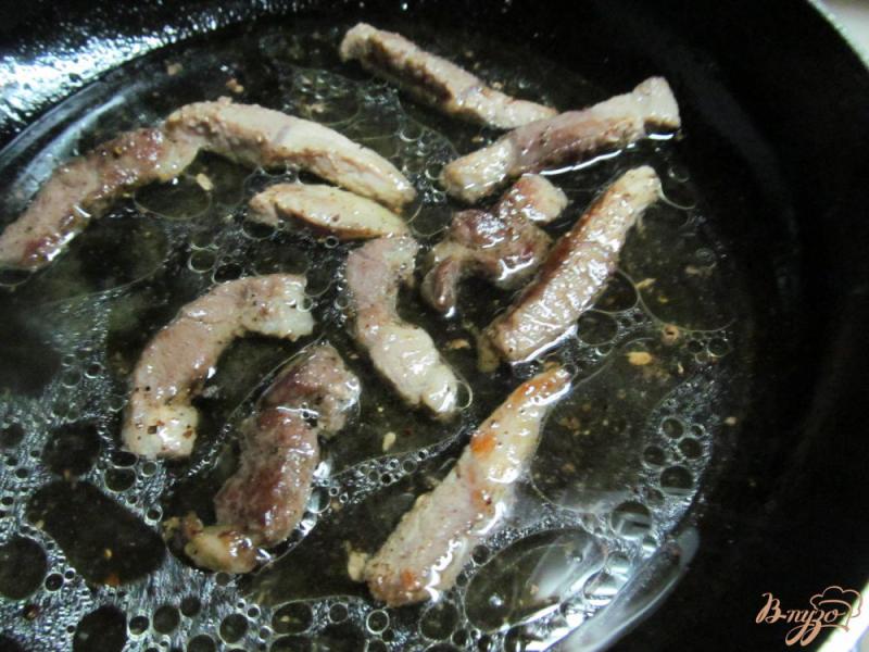 Фото приготовление рецепта: Кислая капуста со свининой в пиве шаг №2