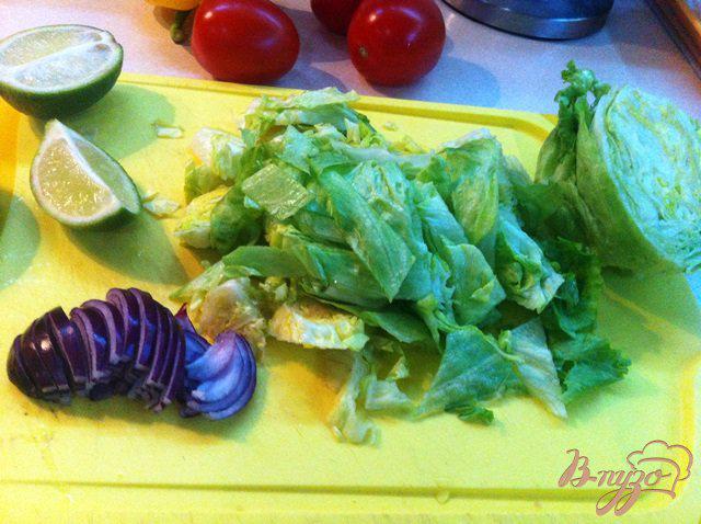 Фото приготовление рецепта: Овощной салат «Яркий» шаг №2