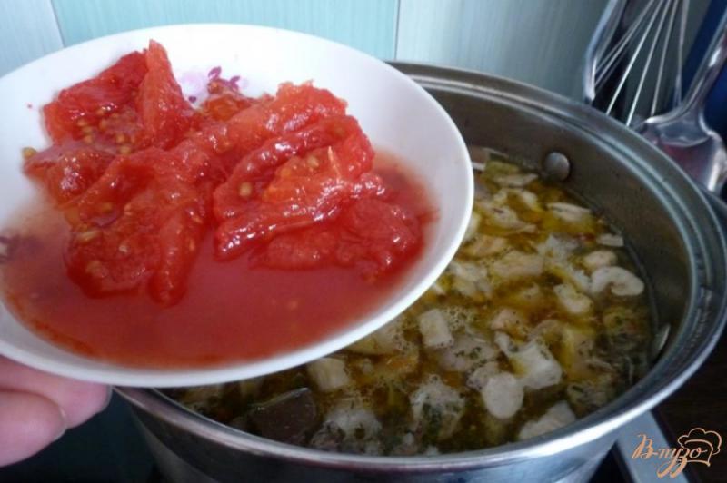 Фото приготовление рецепта: Суп из вешенок и вермишели шаг №4