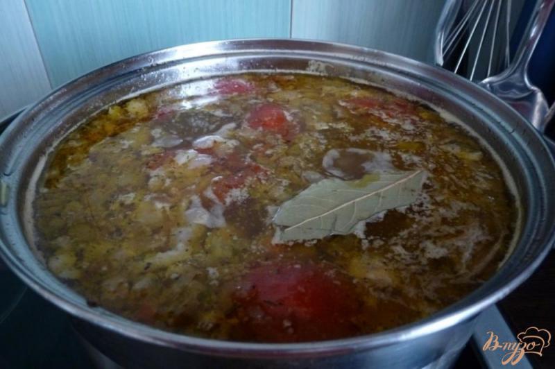 Фото приготовление рецепта: Суп из вешенок и вермишели шаг №6