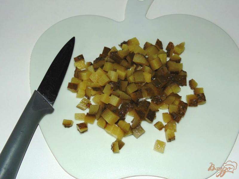 Фото приготовление рецепта: Салат из квашеной капусты шаг №2