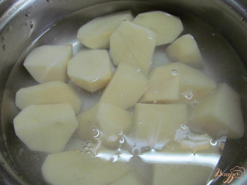 Фото приготовление рецепта: Свинина с картофелем под свекольным соусом шаг №1