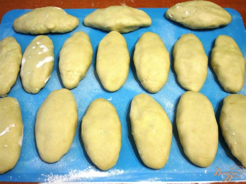 Фото приготовление рецепта: Пирожки с сыром и зеленью шаг №10