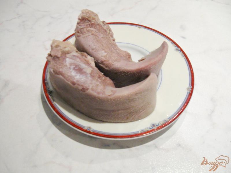 Фото приготовление рецепта: Отварной свиной язык шаг №4
