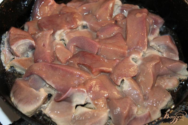 Фото приготовление рецепта: Паштет из свиной печени с сливочным маслом шаг №2