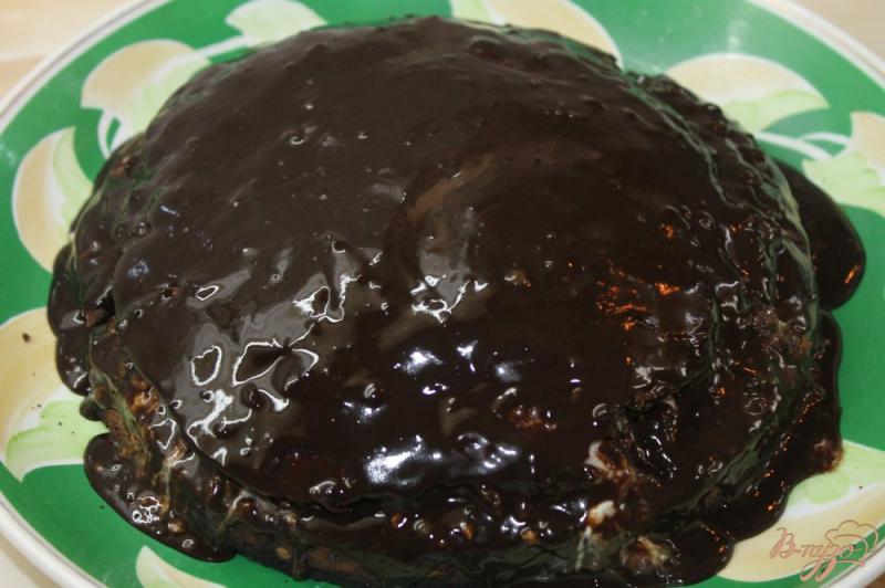 Фото приготовление рецепта: Шоколадный торт с фруктами шаг №14