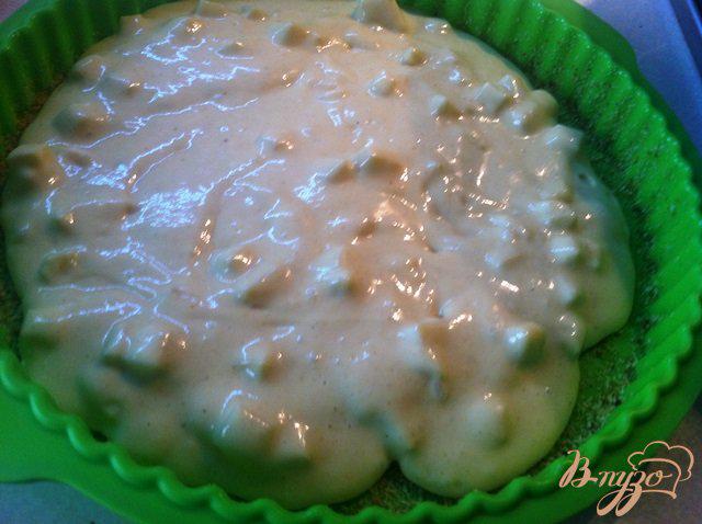 Фото приготовление рецепта: Заливной пирог с грибами шаг №9