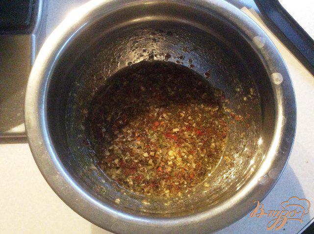 Фото приготовление рецепта: Паста с курицей в соусе из базилика и сухих томатов шаг №1