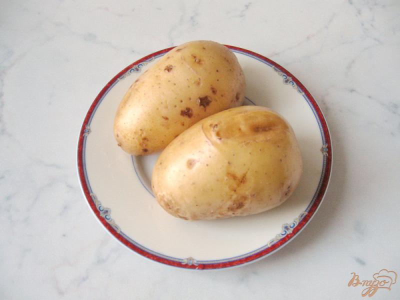 Фото приготовление рецепта: Запечёный картофель с соусом шаг №1