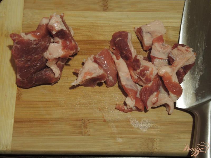 Фото приготовление рецепта: Борщ с двумя видами мяса шаг №2