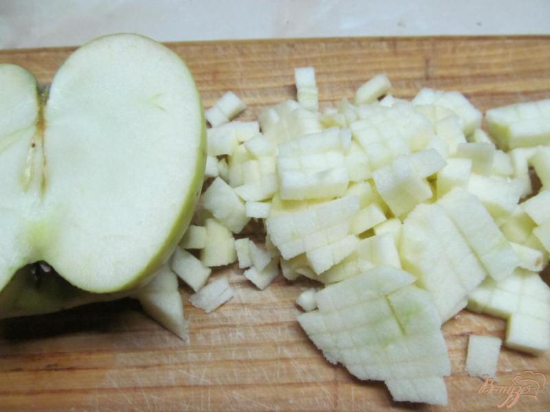 Фото приготовление рецепта: Яблочные булочки шаг №2