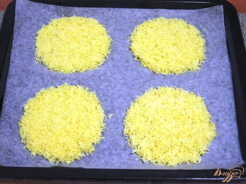 Фото приготовление рецепта: Салат в сырных корзинках шаг №5