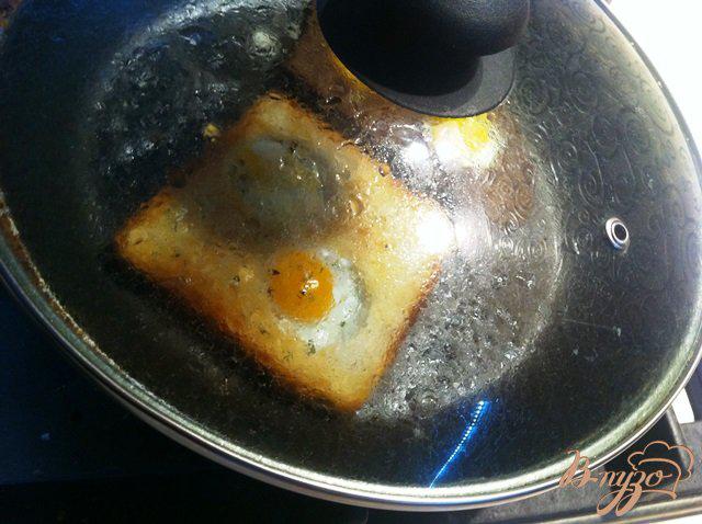 Фото приготовление рецепта: Завтрак из перепелиных яиц шаг №5
