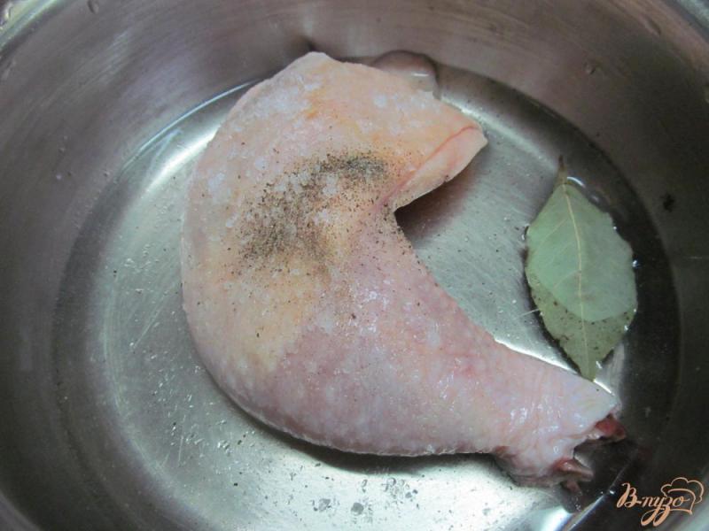 Фото приготовление рецепта: Курица под сливочно-лимонным соусом шаг №1