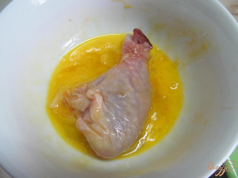 Фото приготовление рецепта: Курица в сухарях шаг №2