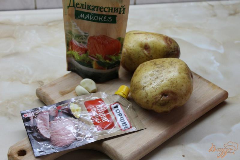Фото приготовление рецепта: Ароматный картофель по - сельски запеченный с беконом шаг №1