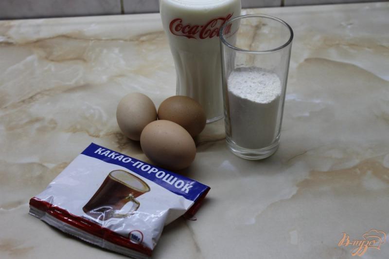 Фото приготовление рецепта: Шоколадно - ванильные блины с вареной сгущенкой и грецкими орехами шаг №1