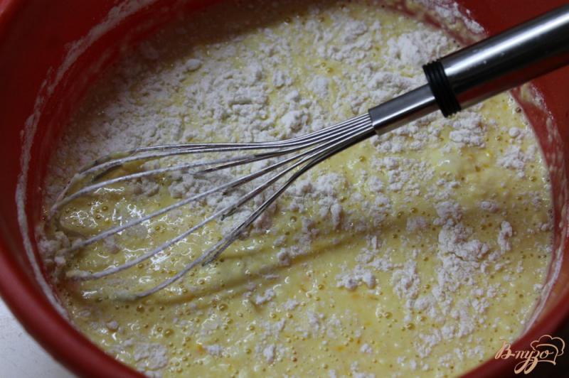 Фото приготовление рецепта: Шоколадно - ванильные блины с вареной сгущенкой и грецкими орехами шаг №3
