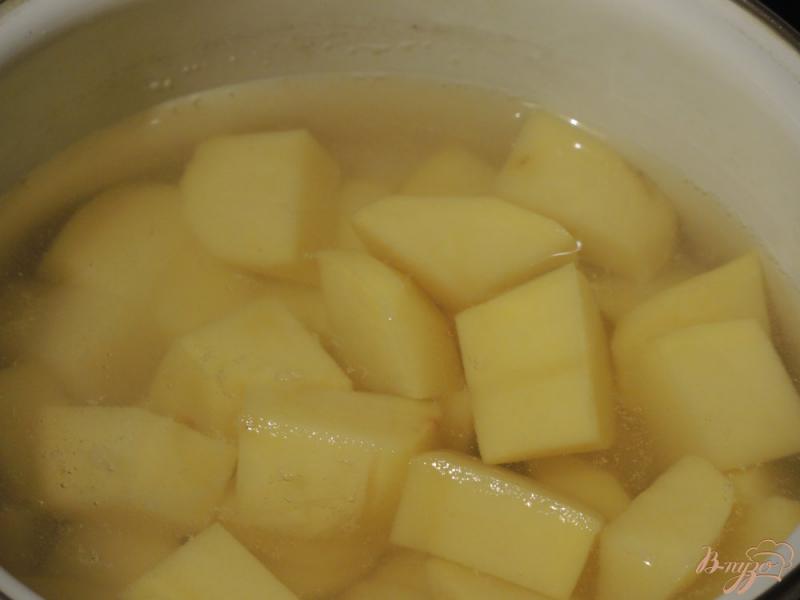 Фото приготовление рецепта: Картофельные блины шаг №2