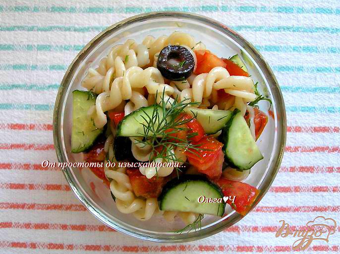 Фото приготовление рецепта: Овощной салат с пастой шаг №5
