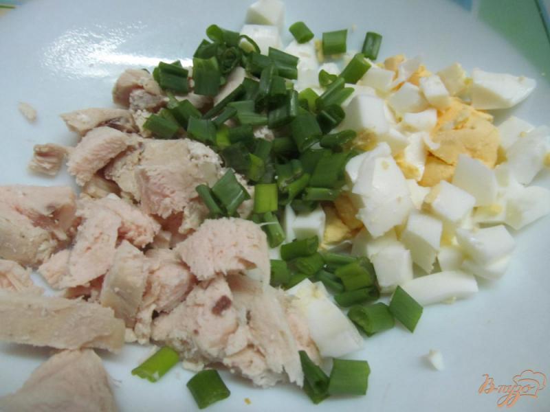 Фото приготовление рецепта: Салат из курицы со свеклой шаг №3