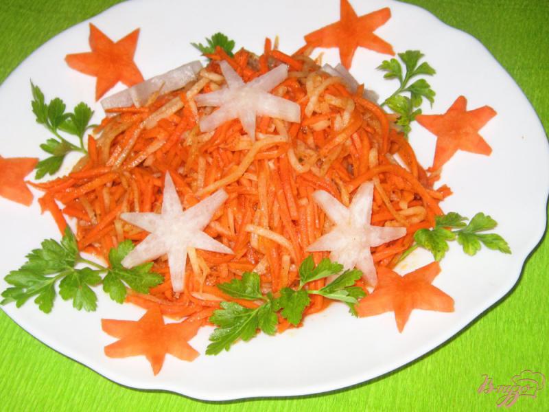 Фото приготовление рецепта: Морковь с редькой по-корейски шаг №7