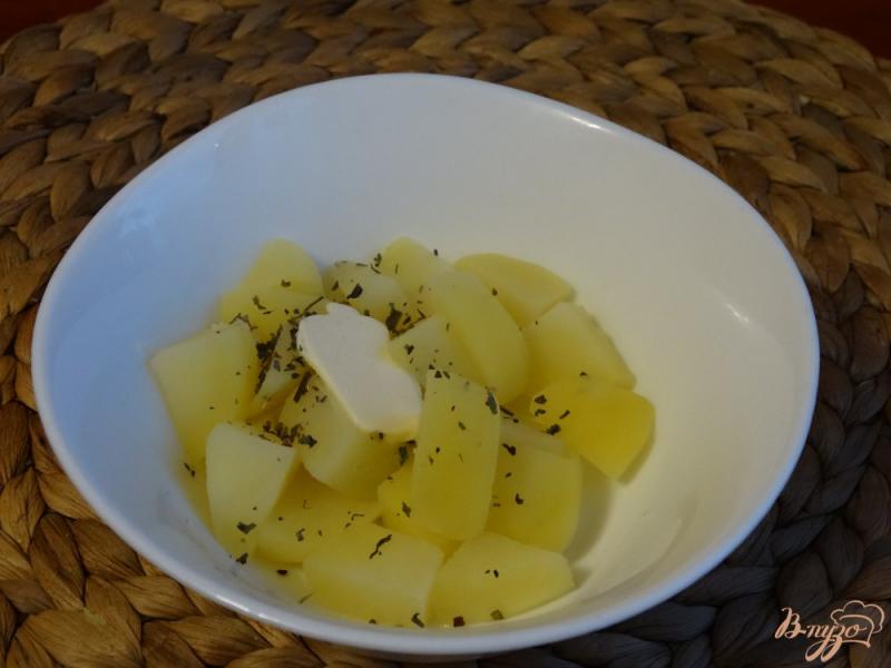 Фото приготовление рецепта: Горбуша запеченная с картофелем и сыром шаг №3