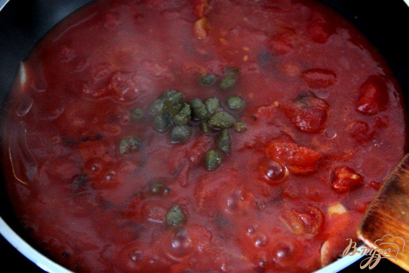 Фото приготовление рецепта: Паста  с тунцово-томатным соусом шаг №2