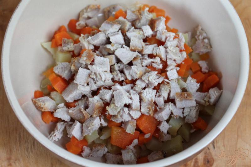 Фото приготовление рецепта: Салат из запеченого мяса и овощей шаг №3