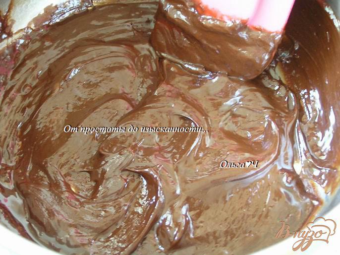 Фото приготовление рецепта: Вафли с шоколадной начинкой шаг №2