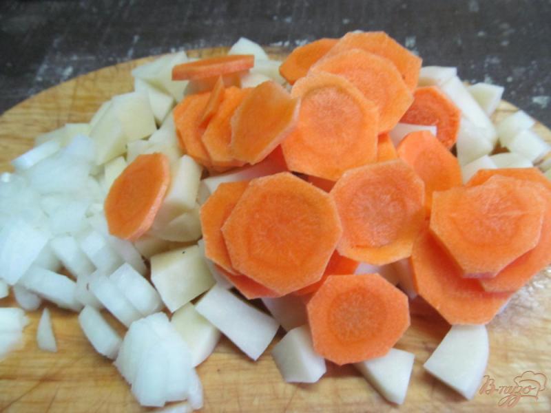 Фото приготовление рецепта: Суп с пшеном фасолью и замороженными овощами шаг №1