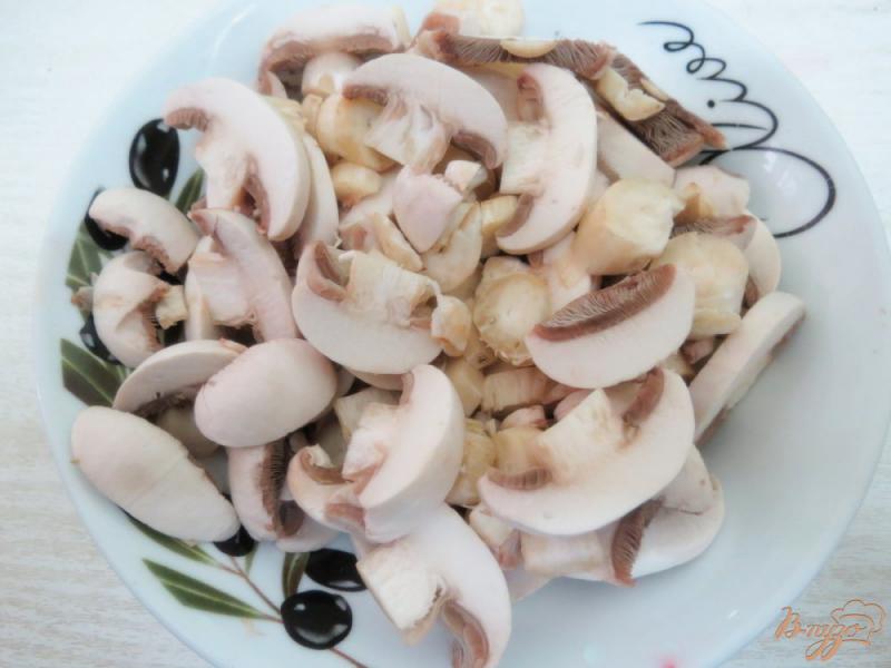 Фото приготовление рецепта: Борщ с фасолью и грибами шаг №7