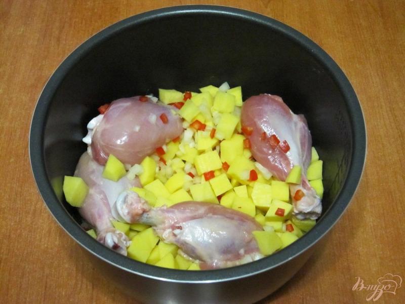 Фото приготовление рецепта: Суп с курицей и клецками в мультиварке шаг №5