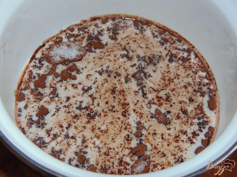 Фото приготовление рецепта: Шоколадная манная каша с грецкими орехами шаг №2