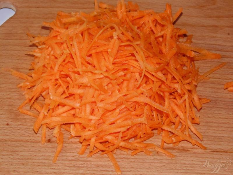 Фото приготовление рецепта: Салат из моркови, китайской редьки и дайкона шаг №1