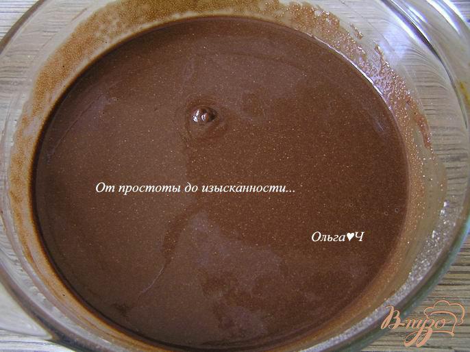 Фото приготовление рецепта: Шоколадный манник с крыжовником и вишней (в мульти) шаг №3