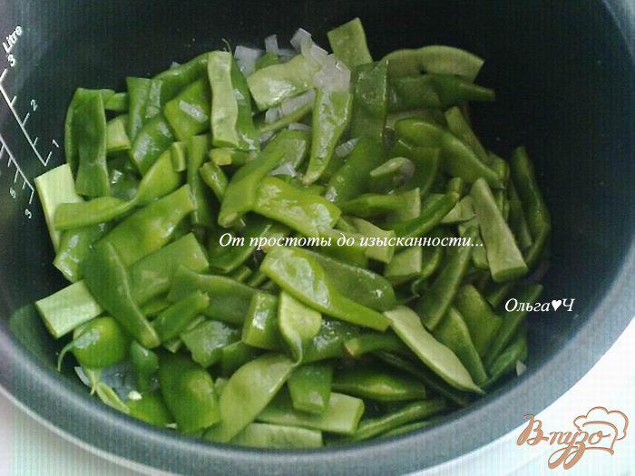 Фото приготовление рецепта: Стручковая фасоль в томатном соусе в мультиварке шаг №2