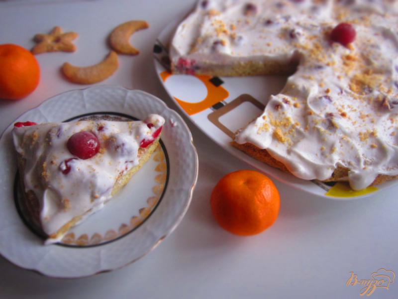 Фото приготовление рецепта: Бисквитный торт со сливочным кремом шаг №8
