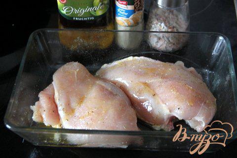 Фото приготовление рецепта: Куриные грудки по-милански шаг №2
