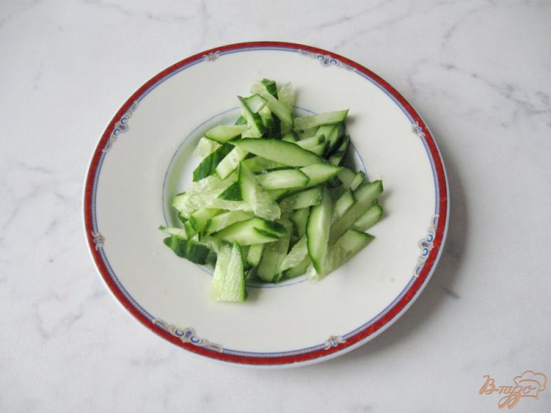 Фото приготовление рецепта: Тёплый салат с вешенками шаг №3