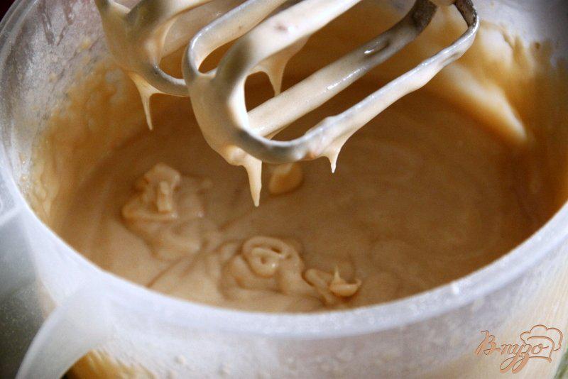 Фото приготовление рецепта: Кенкс «Мраморный» на йогурте шаг №3