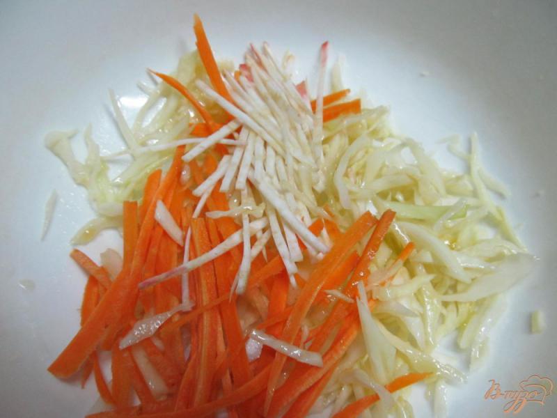 Фото приготовление рецепта: Витаминный салат со свеклой шаг №2