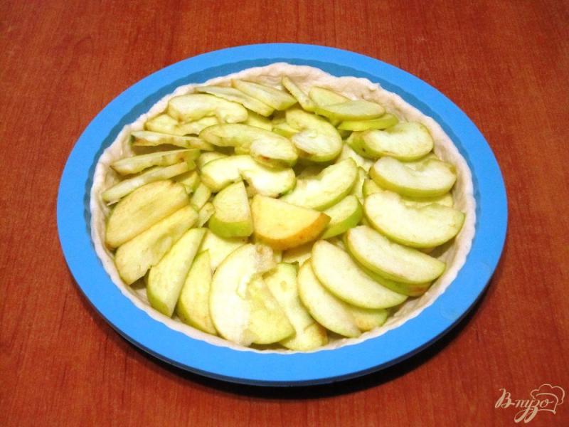 Фото приготовление рецепта: Пай с яблоками шаг №5