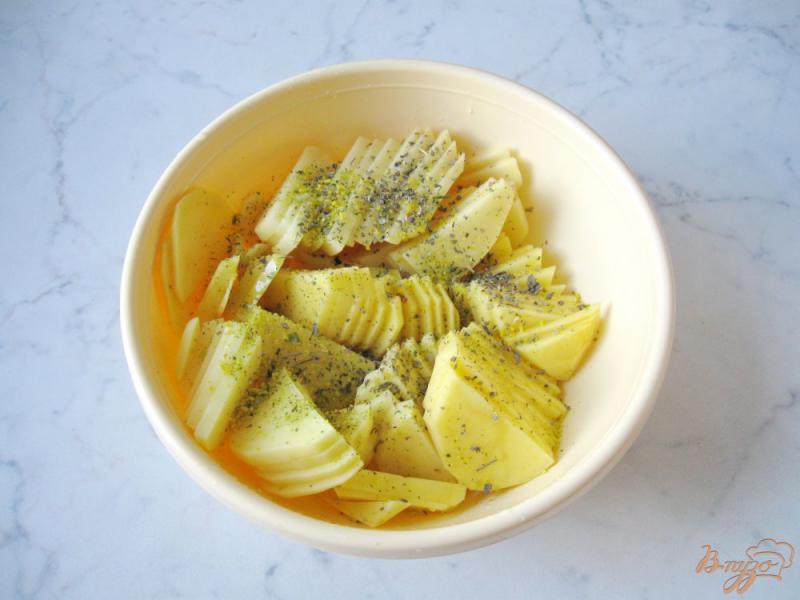 Фото приготовление рецепта: Картофель в сметане запечённый в рукаве шаг №4